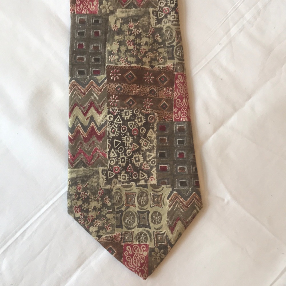Barbara Blank Tie